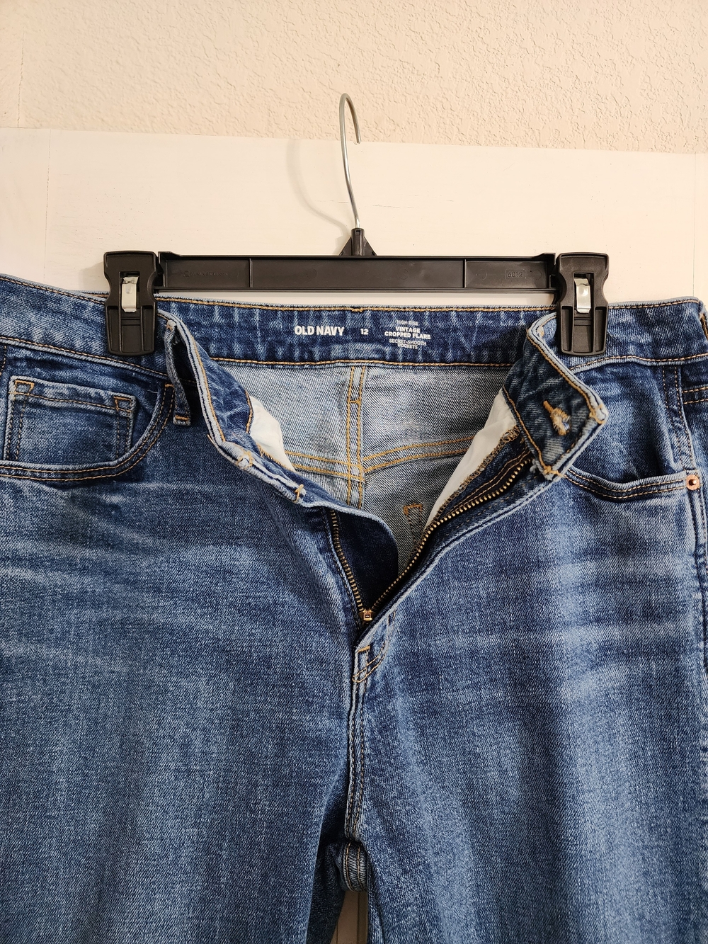 Old Navy High Rise Vintage Cropped Flare Jeans Size 12 - Picture 7 of 13